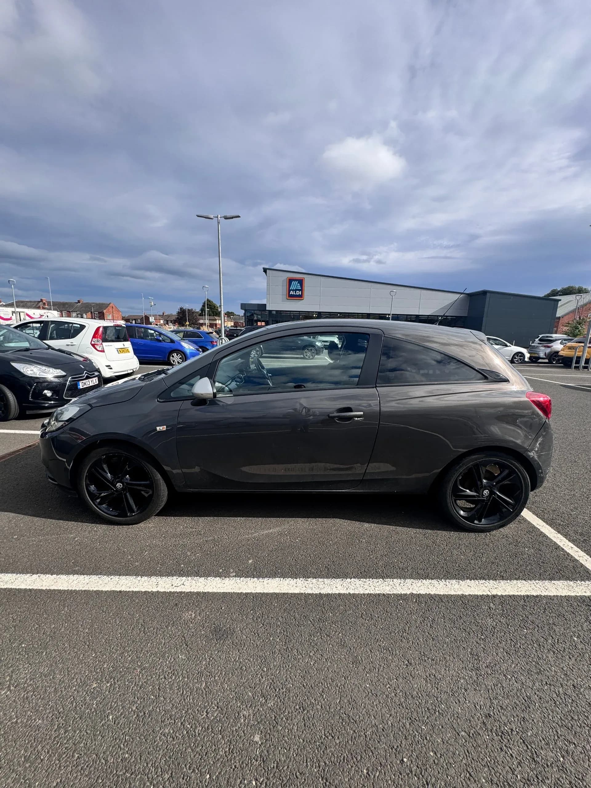 Vehicle photo — ns profile