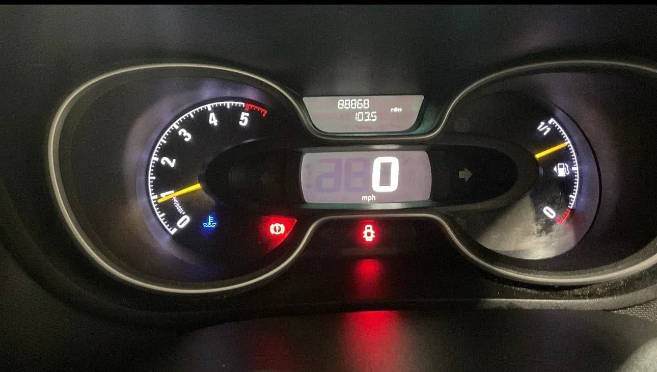 Vehicle photo — dashboard