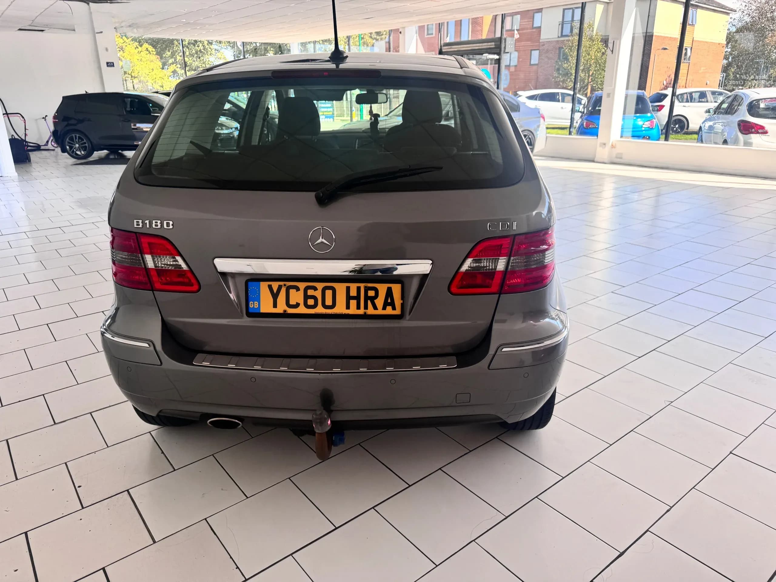 Vehicle photo — rear