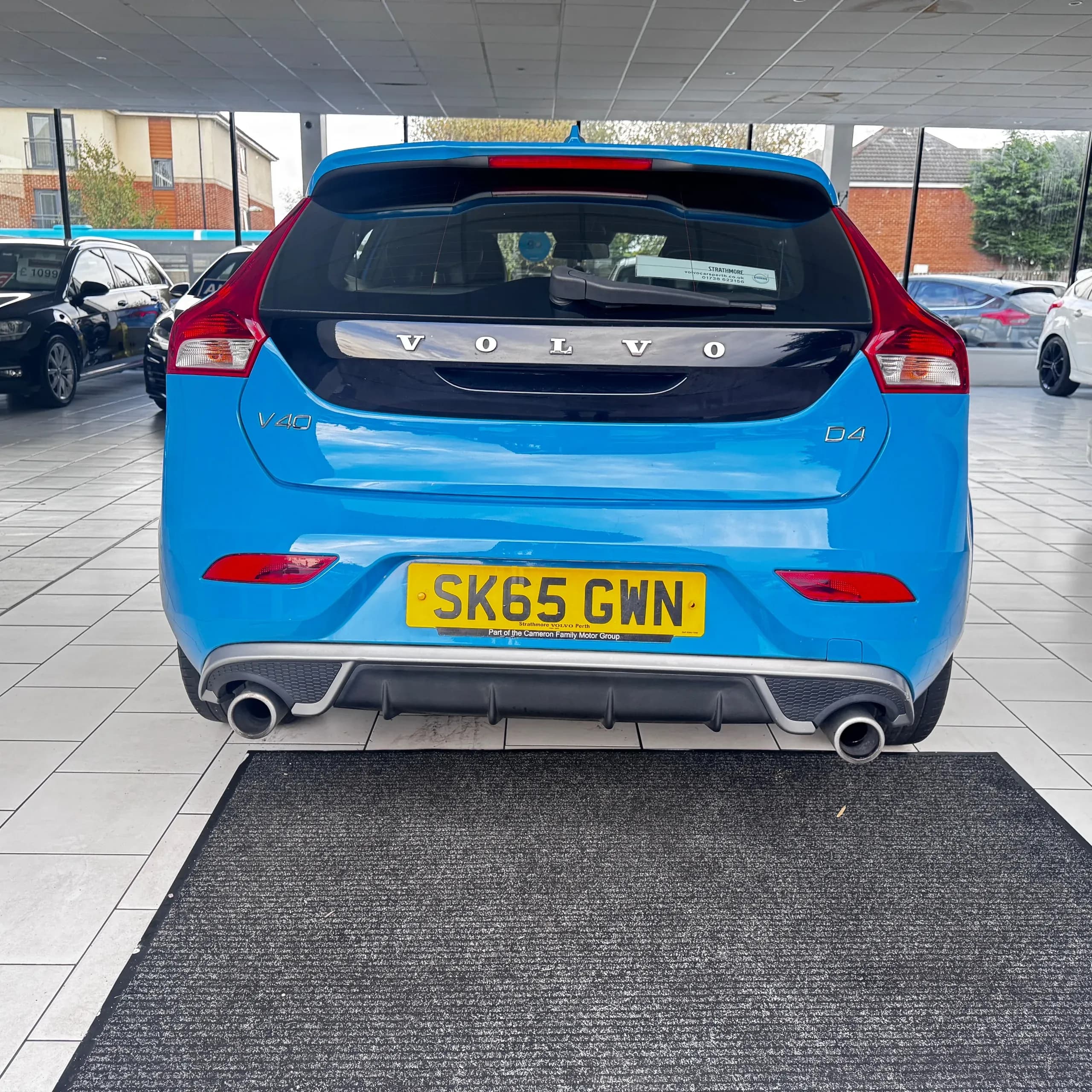 Vehicle photo — rear