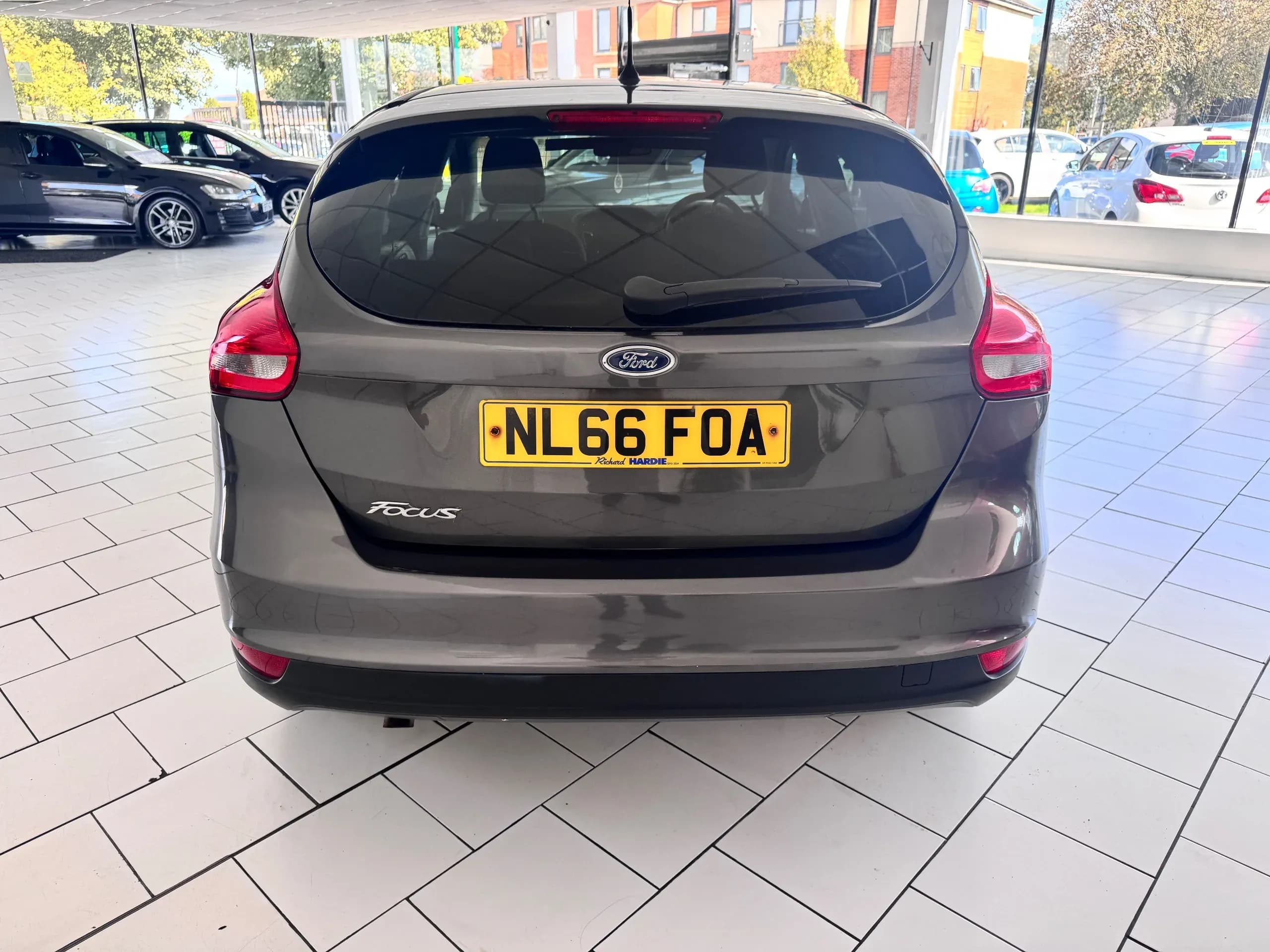 Vehicle photo — rear