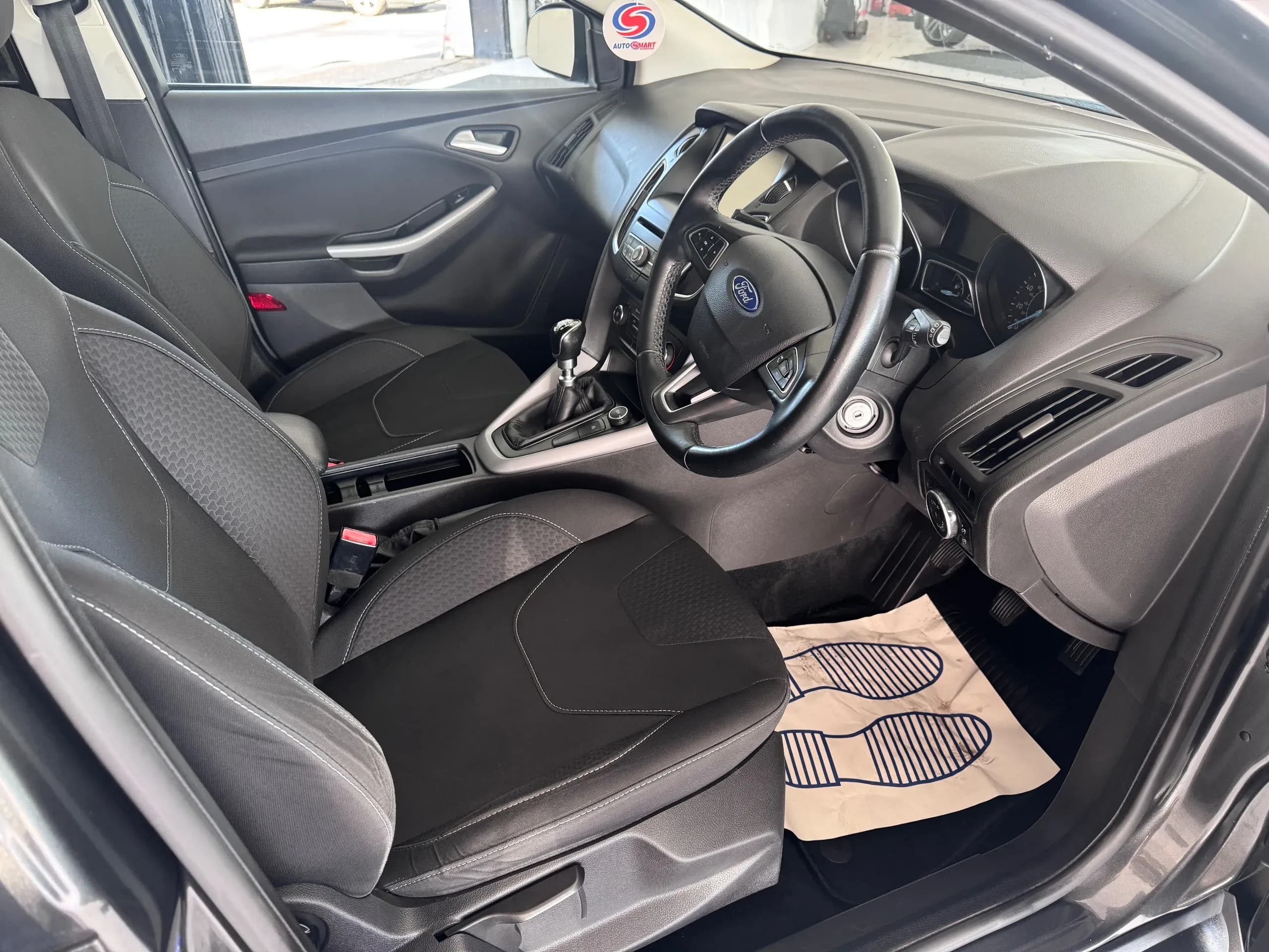 Vehicle photo — front interior