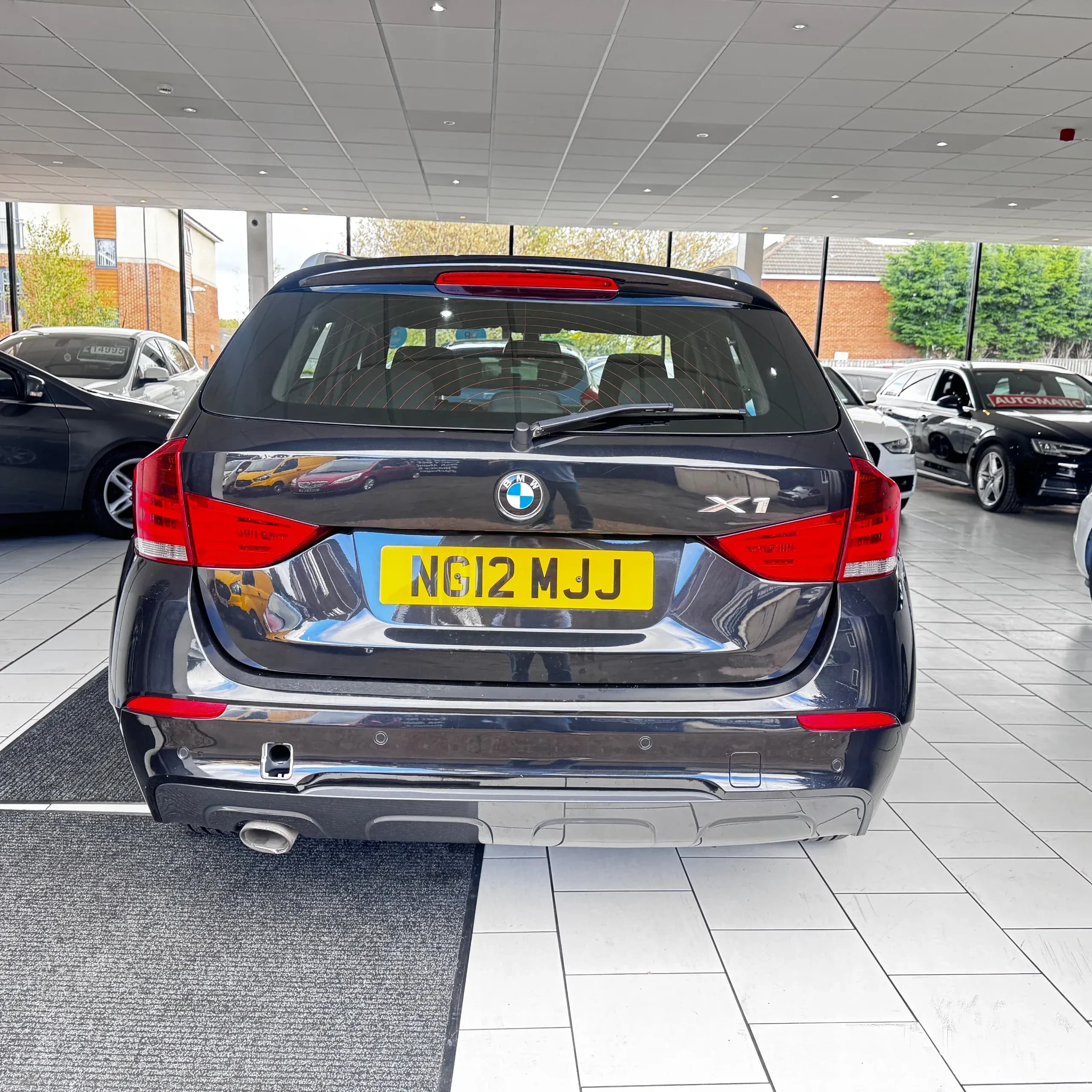 Vehicle photo — rear