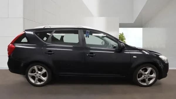 Vehicle photo — os profile