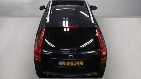 Vehicle photo — rear