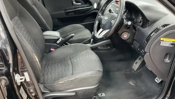 Vehicle photo — front interior