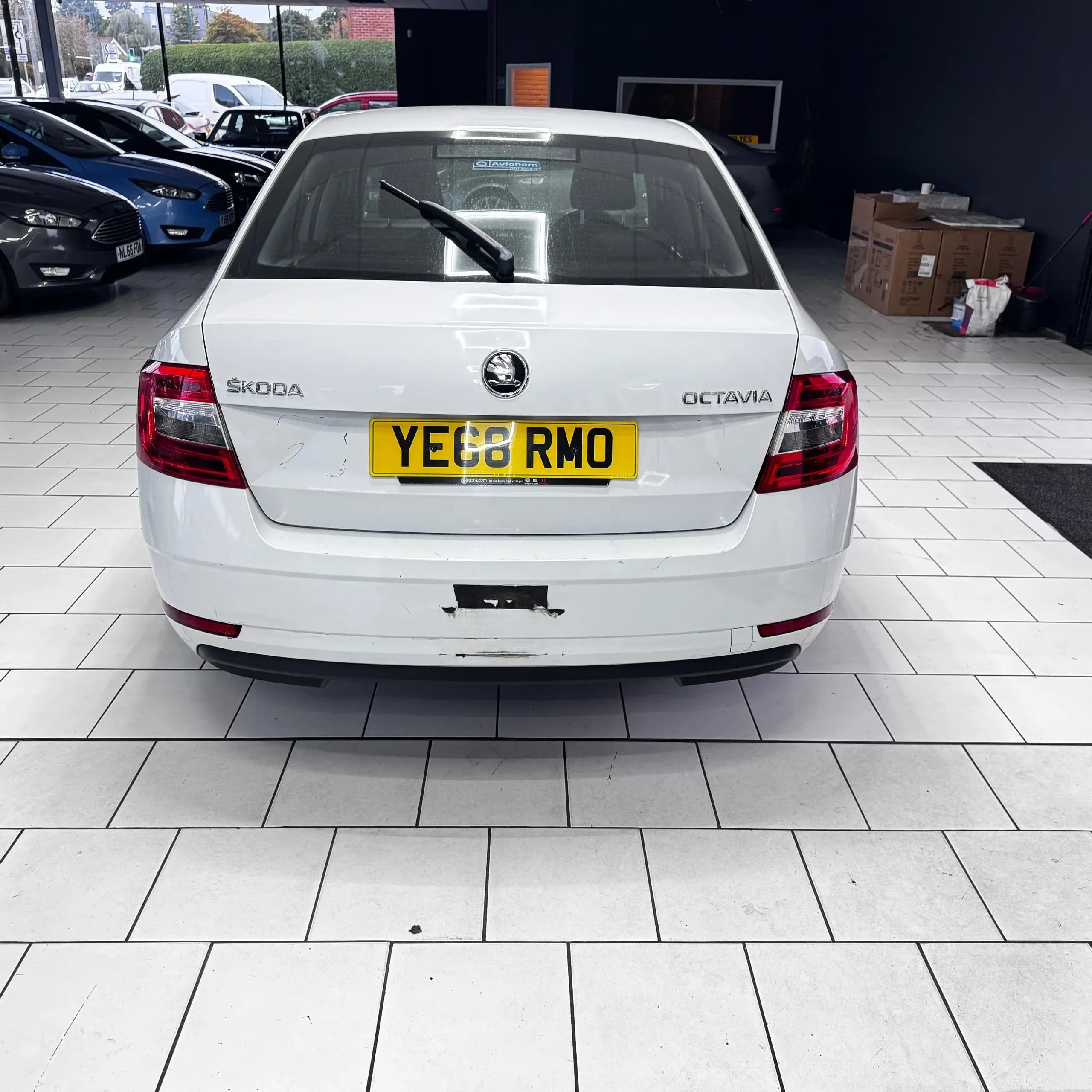 Vehicle photo — rear