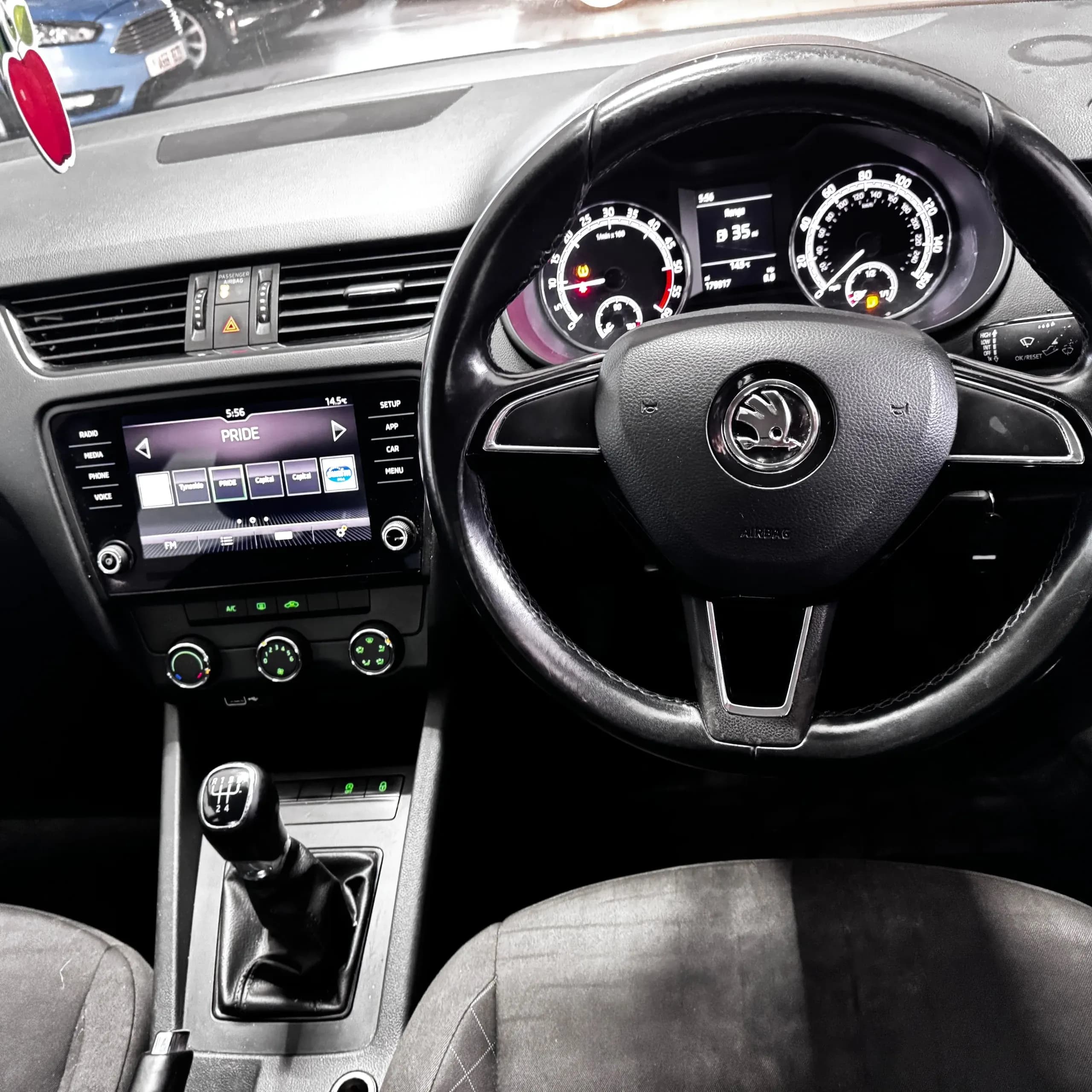 Vehicle photo — dashboard