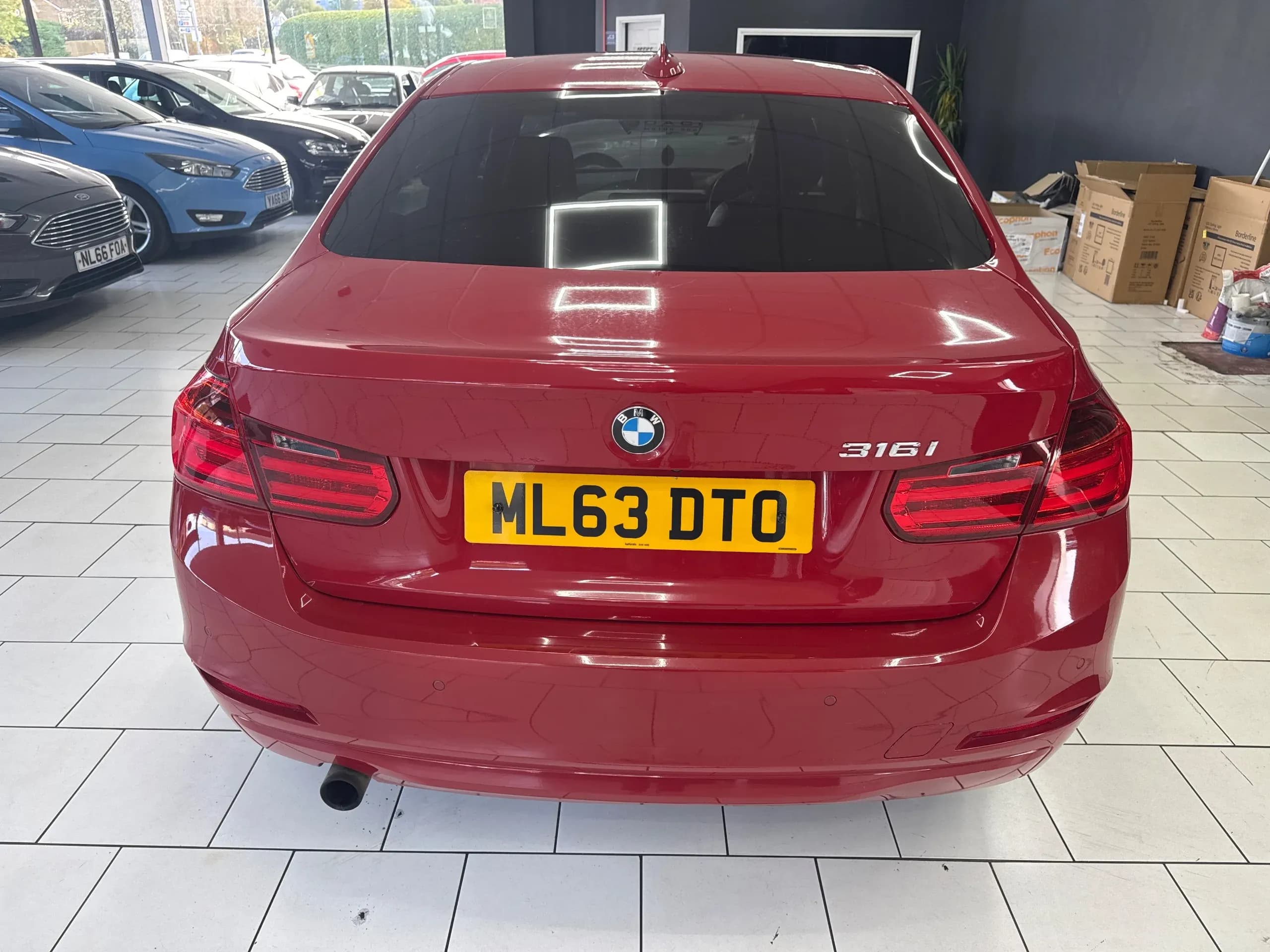 Vehicle photo — rear