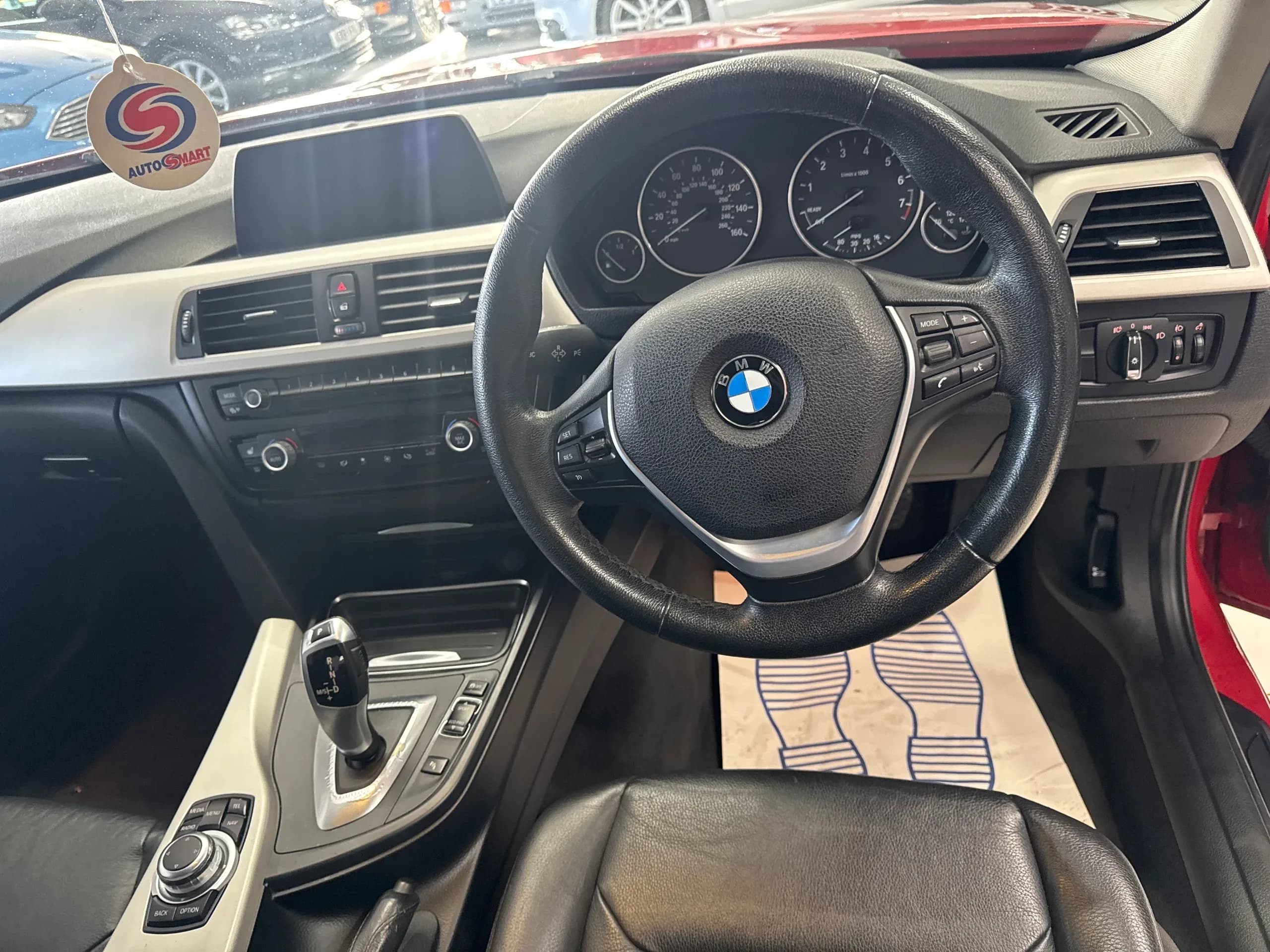 Vehicle photo — dashboard