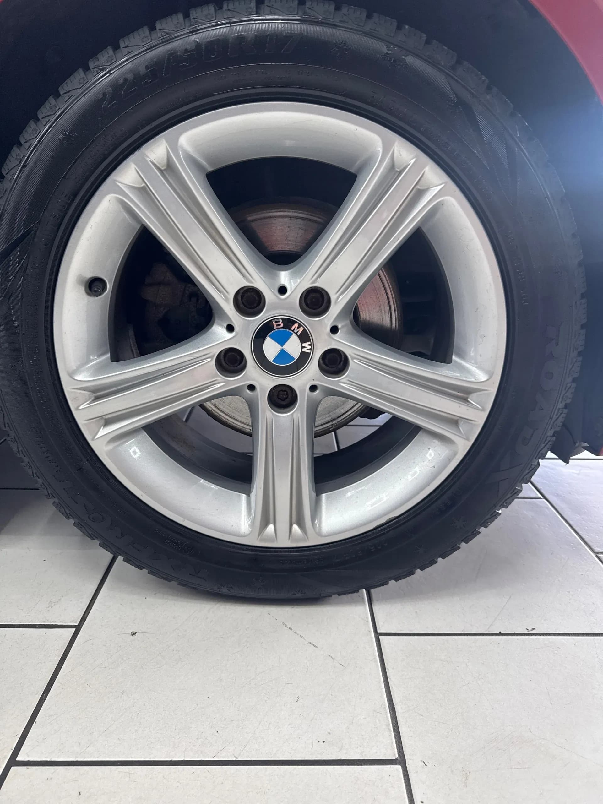 Vehicle photo — os front alloy