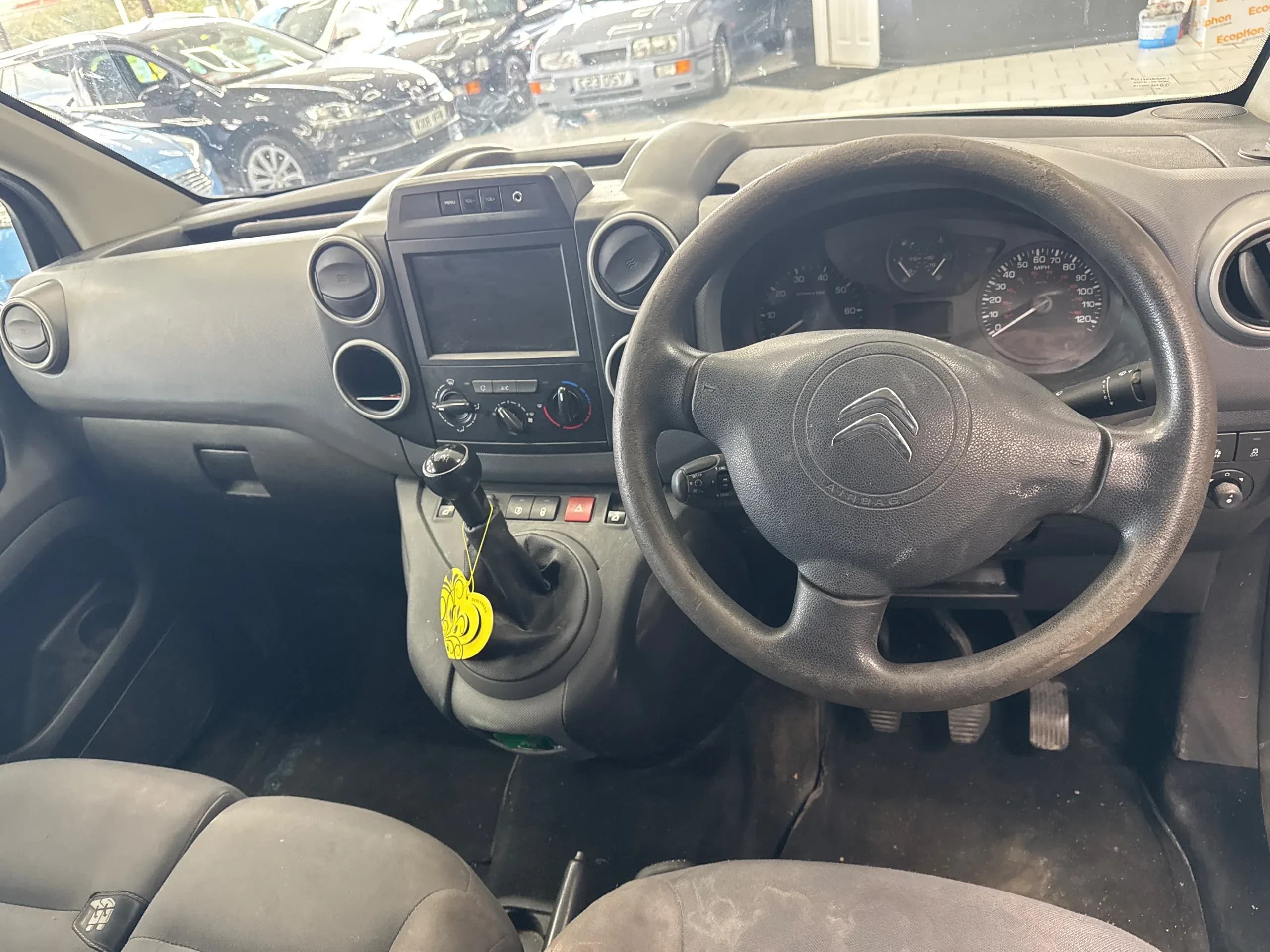Vehicle photo — dashboard