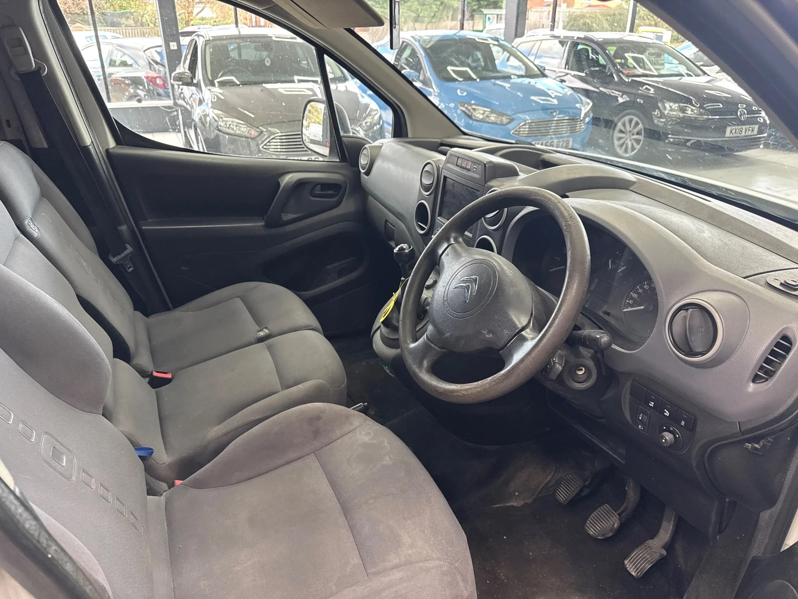 Vehicle photo — front interior