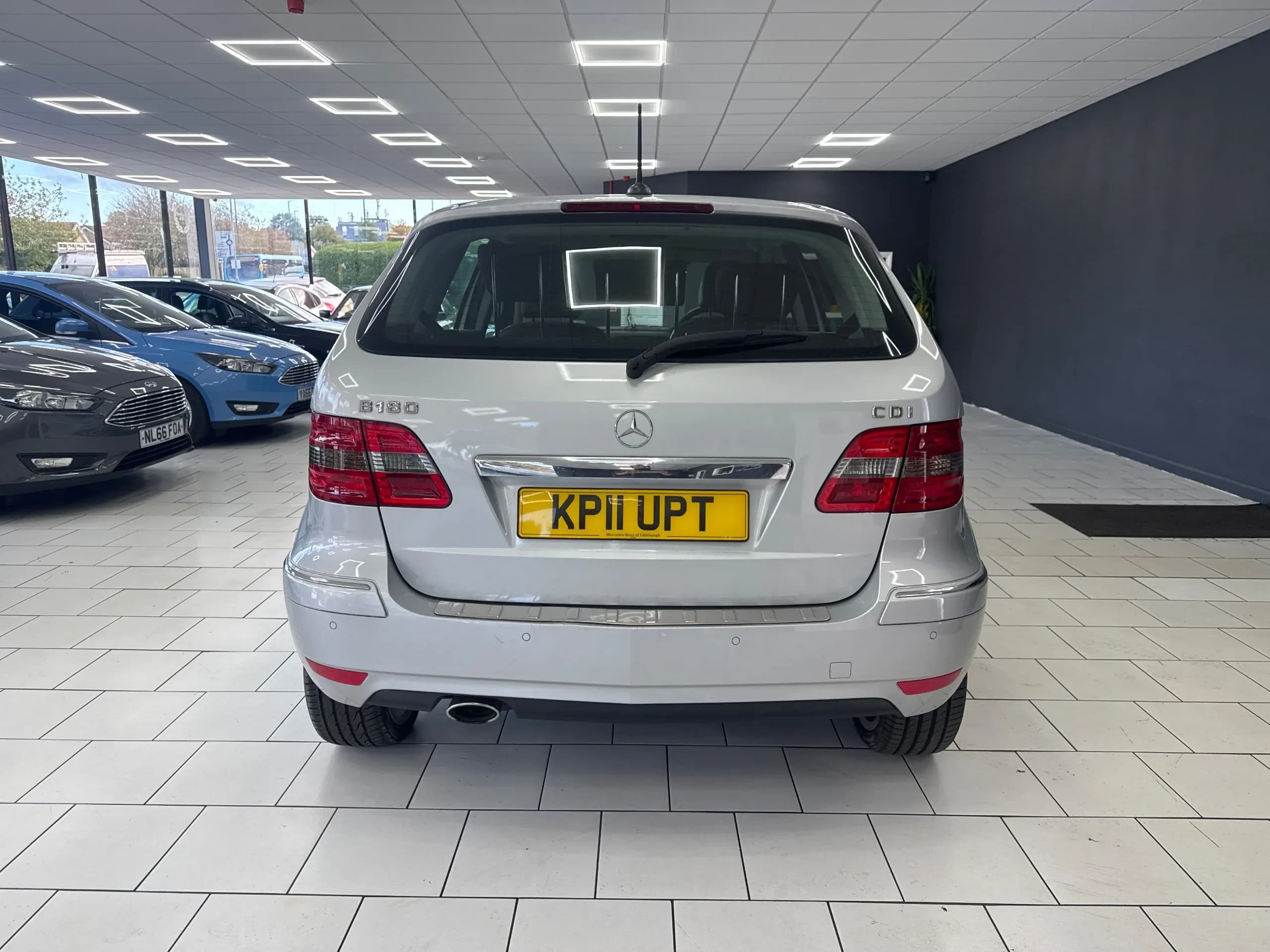 Vehicle photo — rear