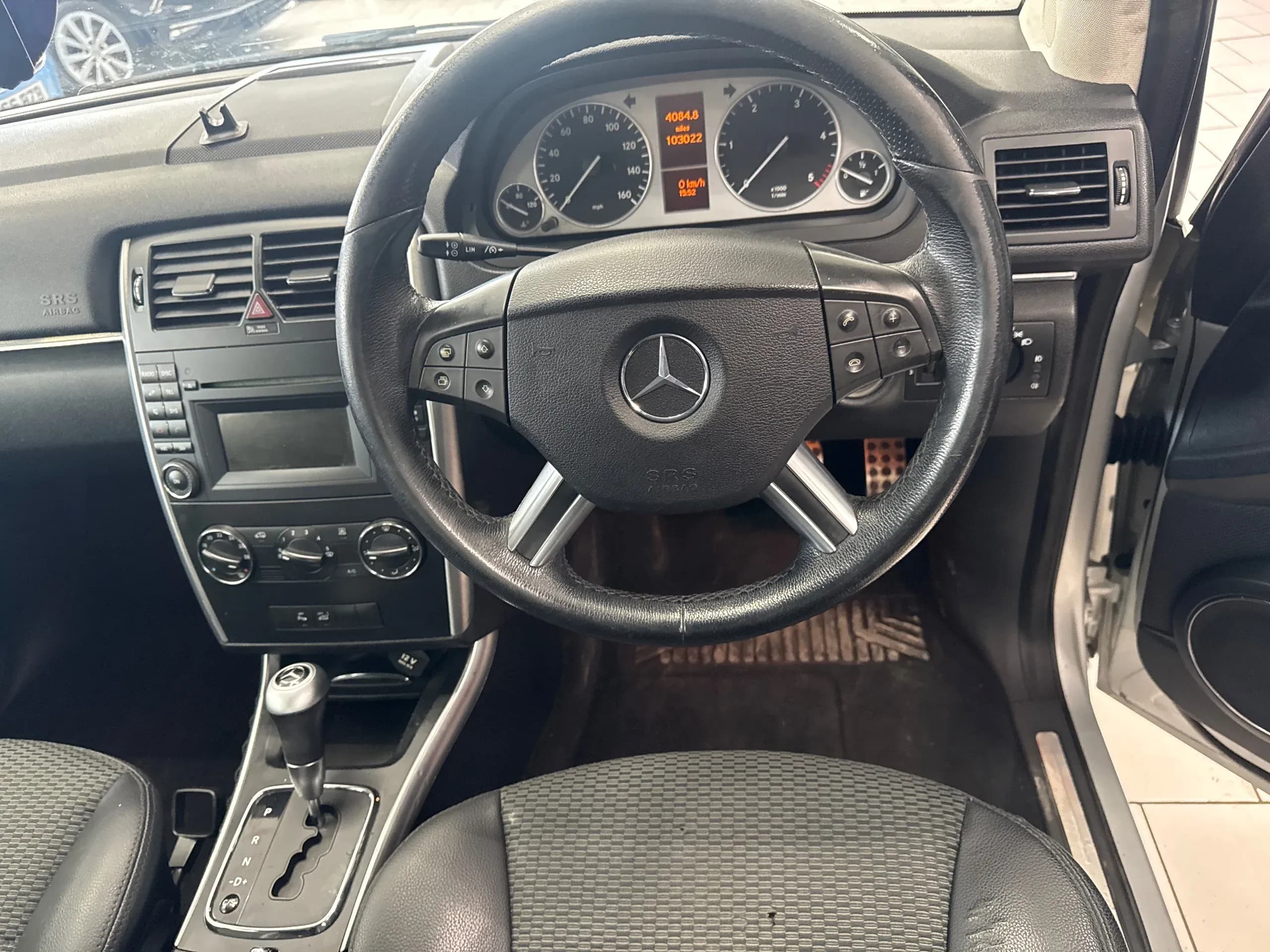 Vehicle photo — dashboard
