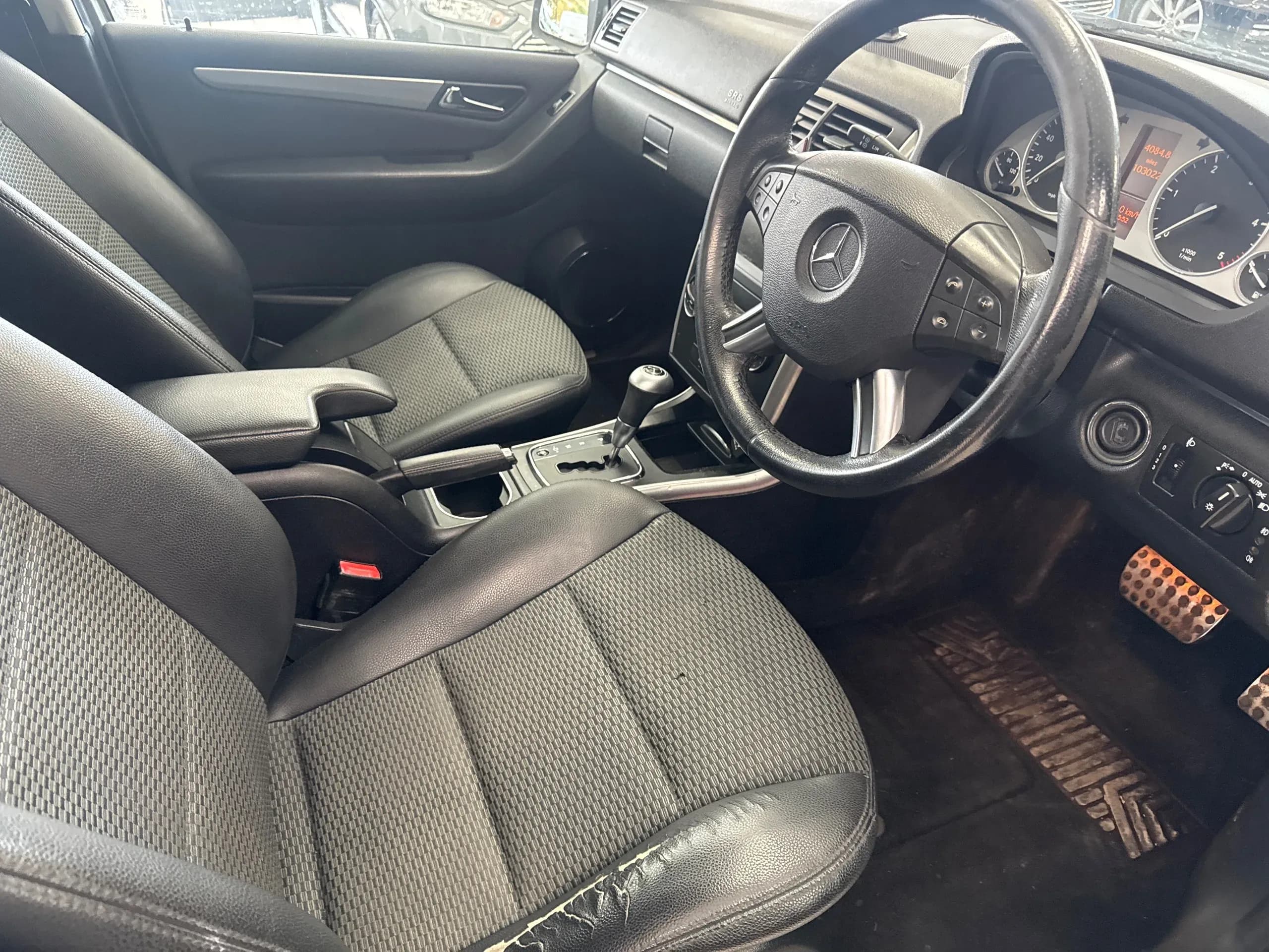 Vehicle photo — front interior