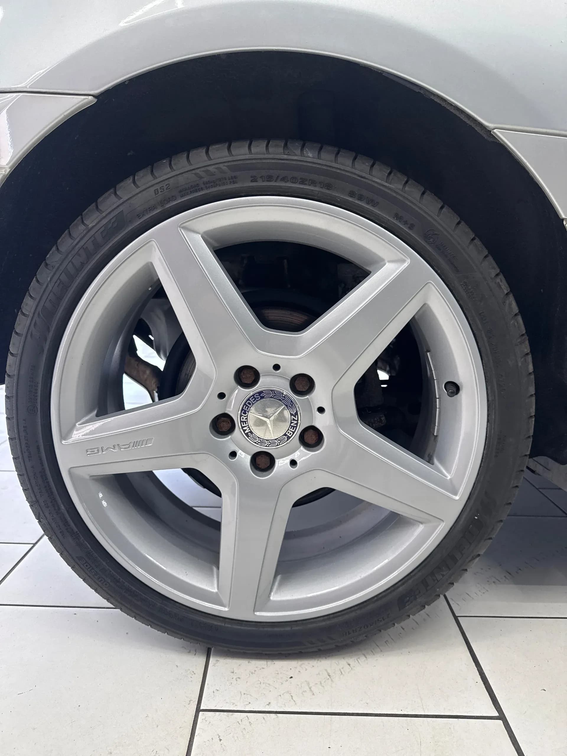 Vehicle photo — os rear alloy