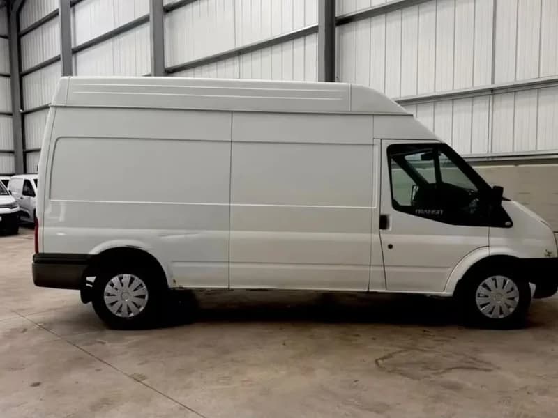 Vehicle photo — os profile