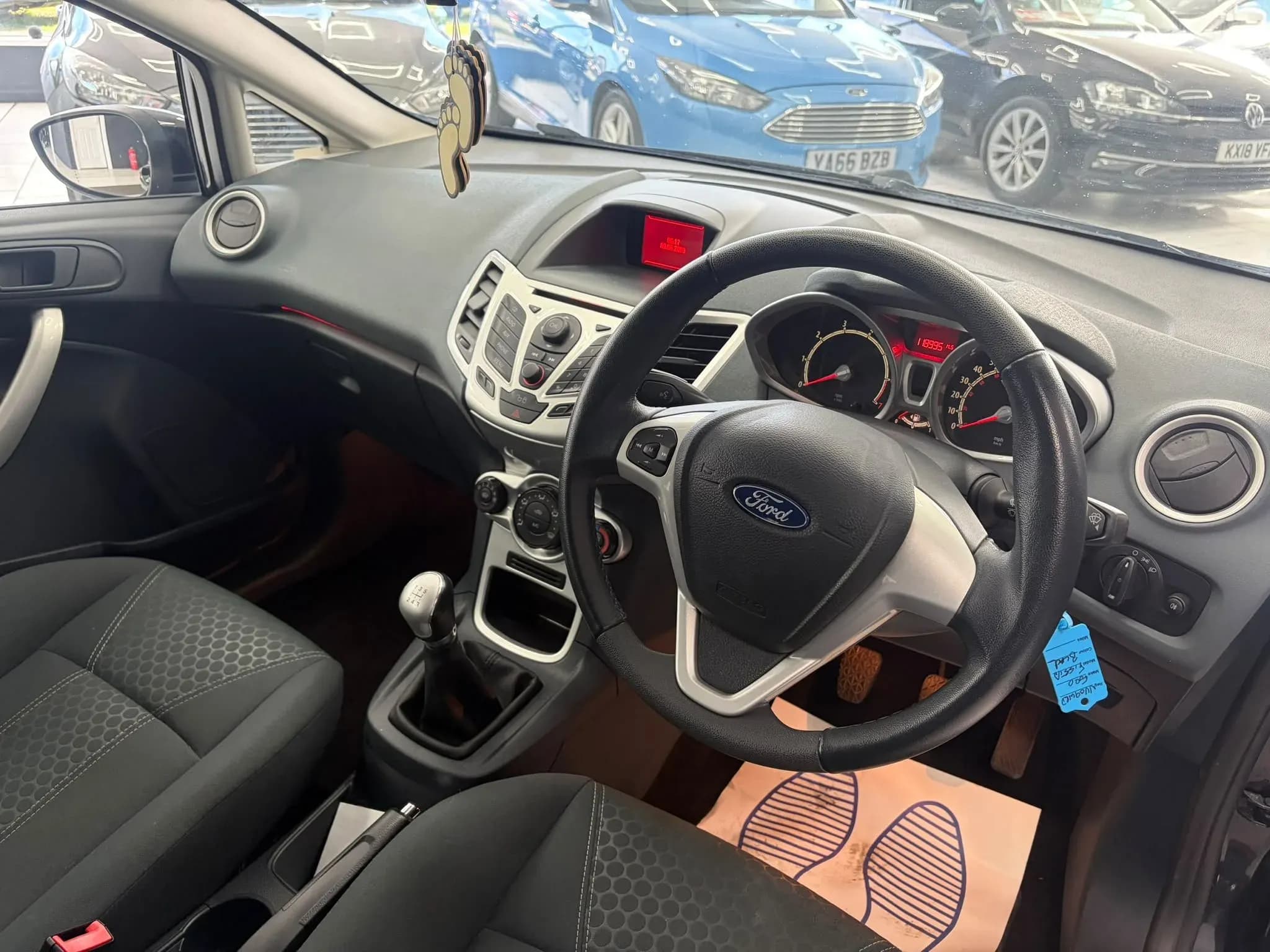 Vehicle photo — dashboard