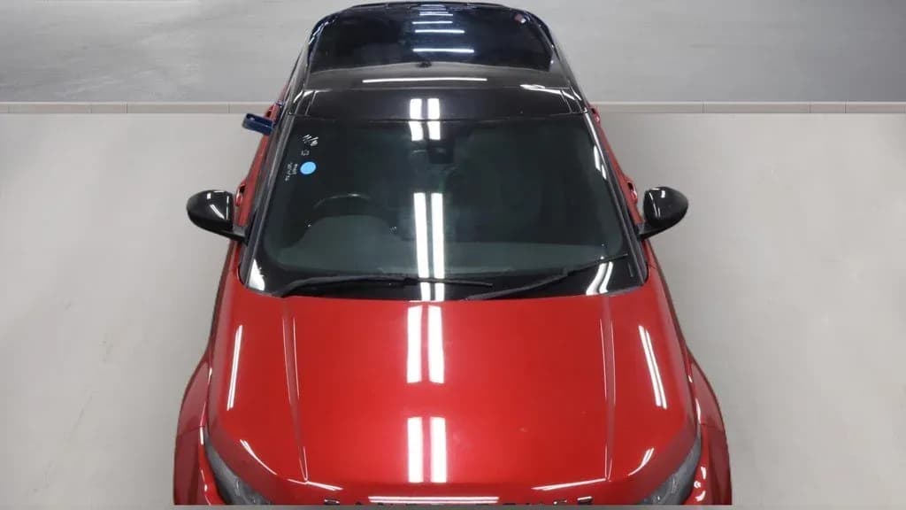 Vehicle photo — front