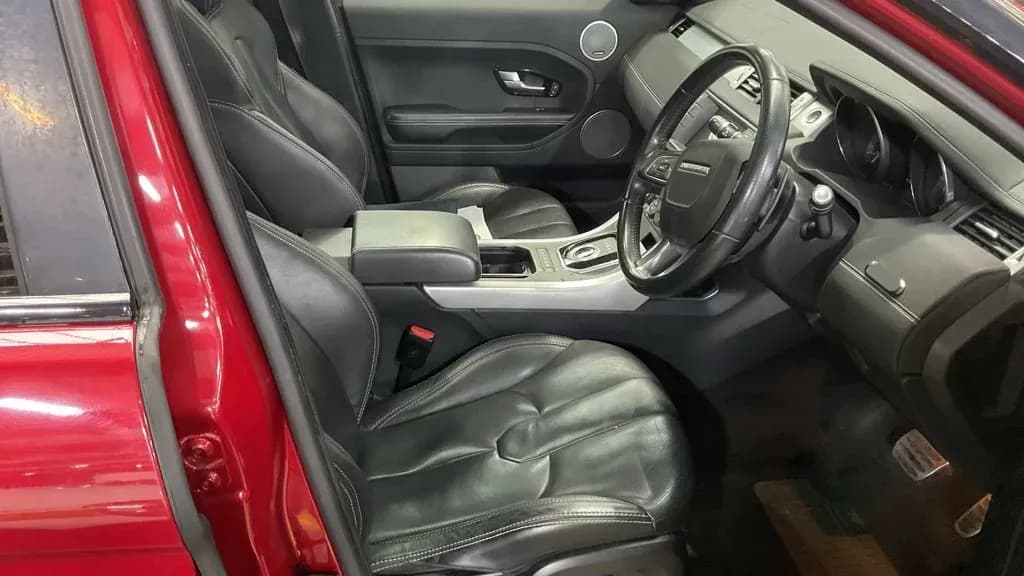 Vehicle photo — front interior