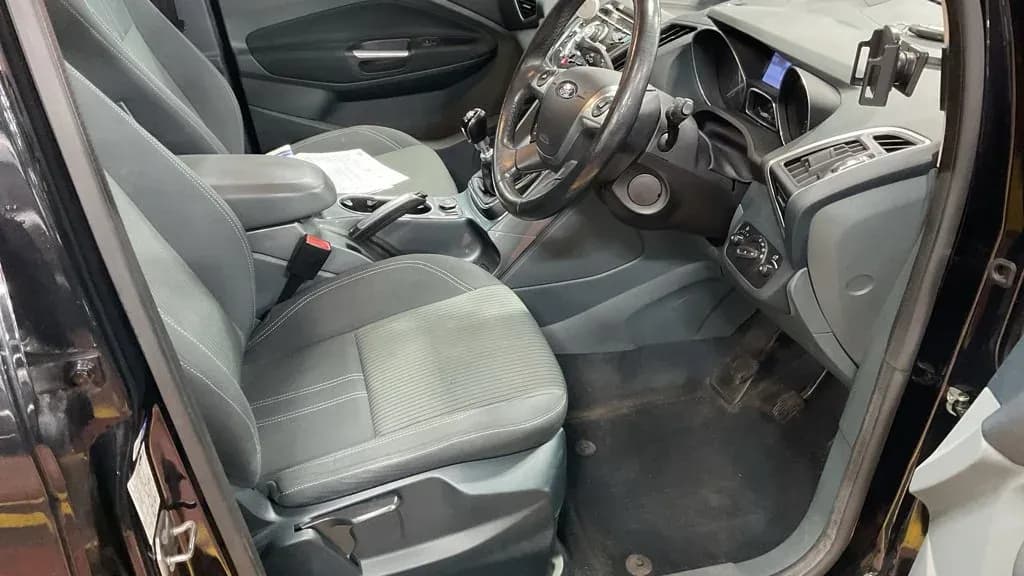 Vehicle photo — front interior