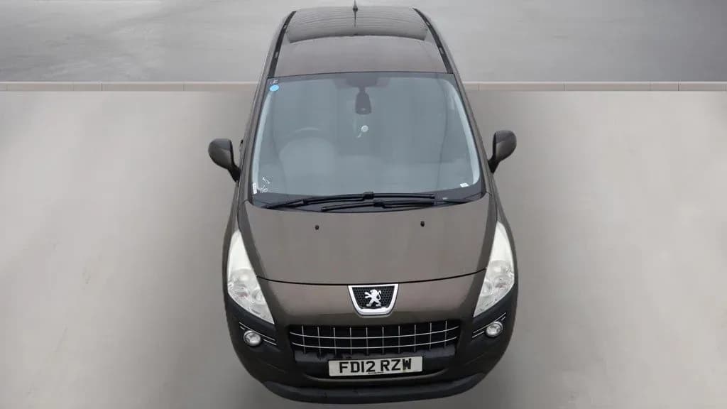 Vehicle photo — front