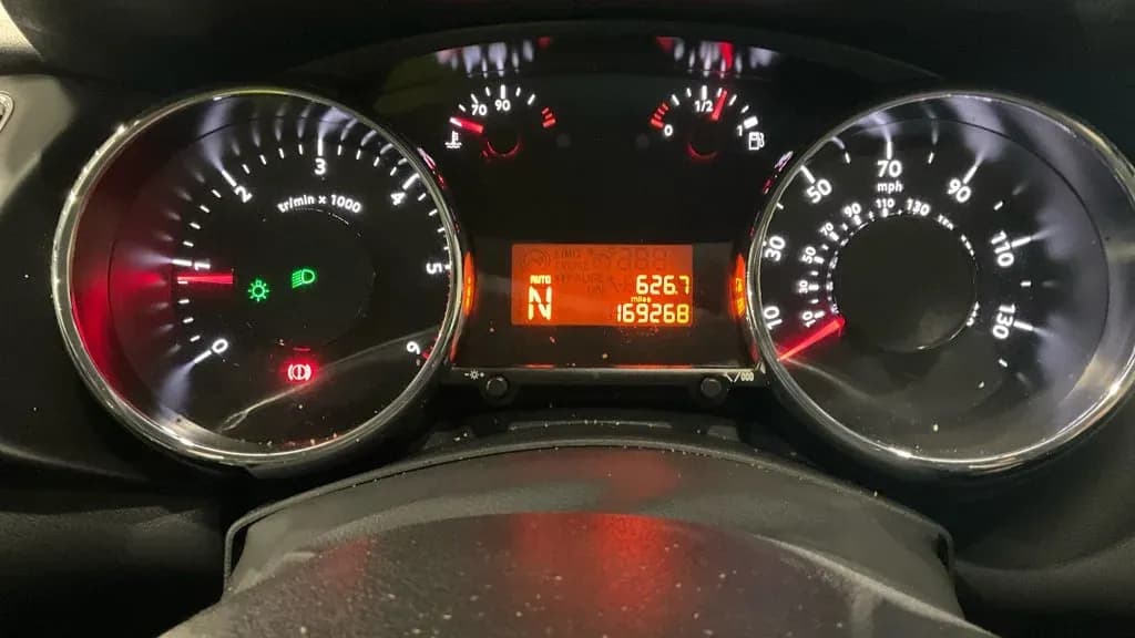 Vehicle photo — dashboard
