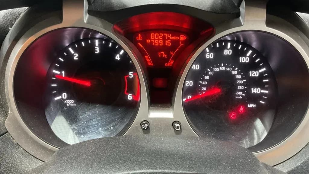 Vehicle photo — dashboard