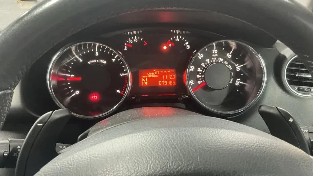 Vehicle photo — dashboard