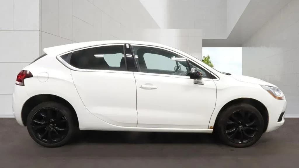 Vehicle photo — os profile