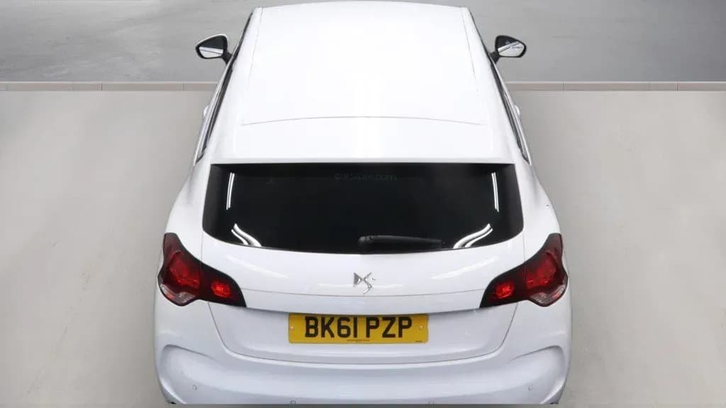 Vehicle photo — rear