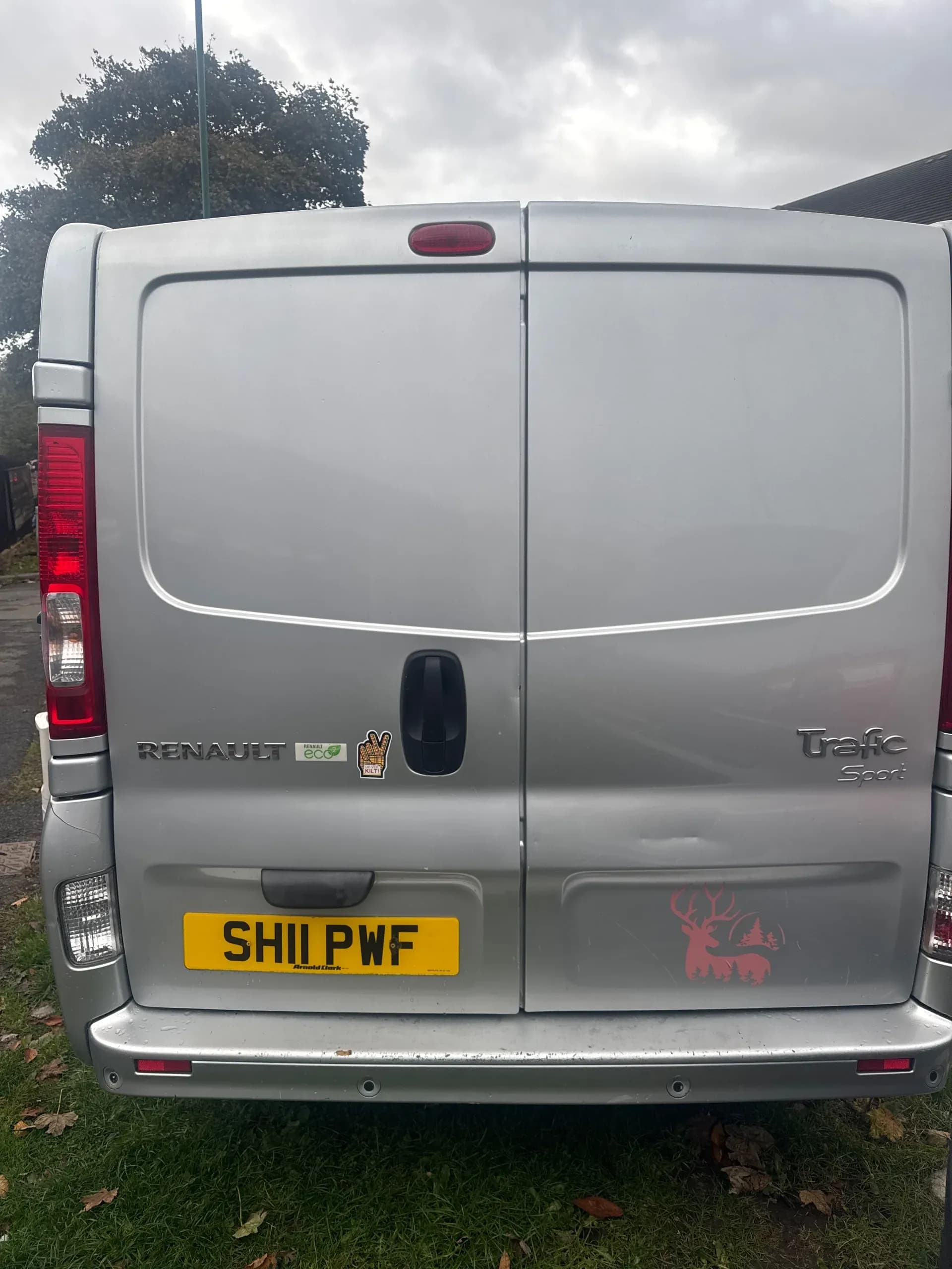 Vehicle photo — rear
