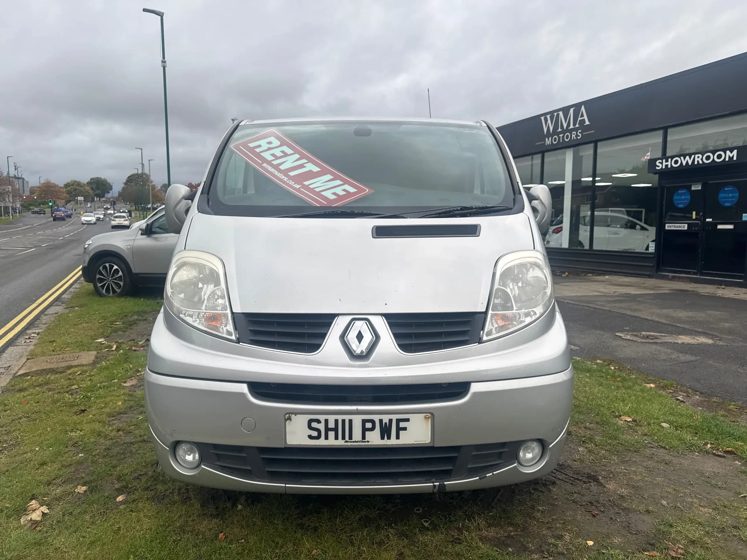 Vehicle photo — front