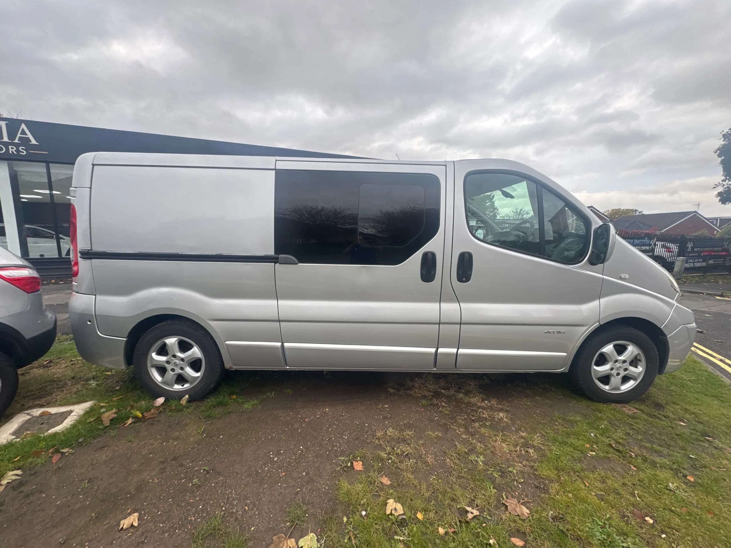Vehicle photo — os profile