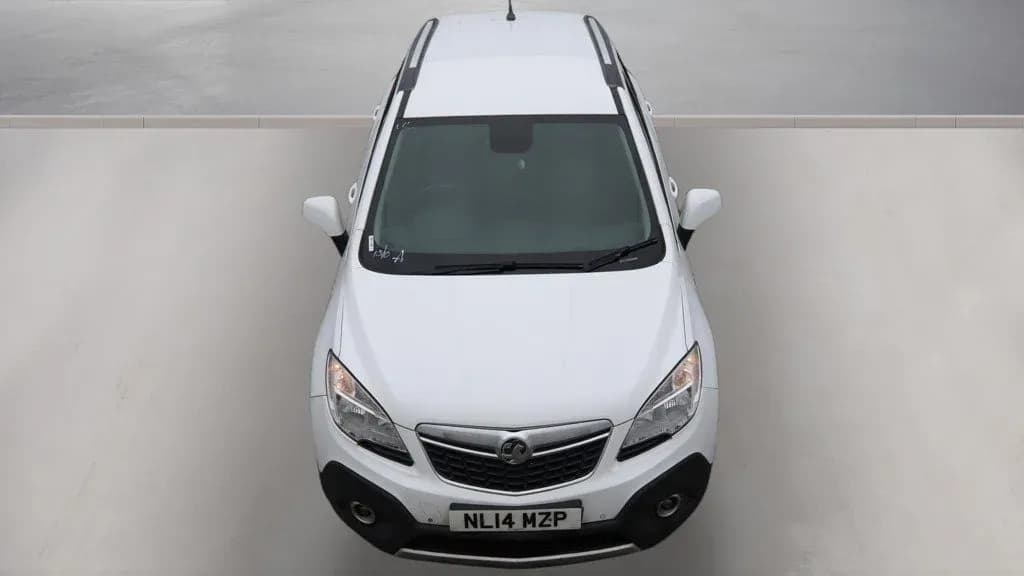 Vehicle photo — front