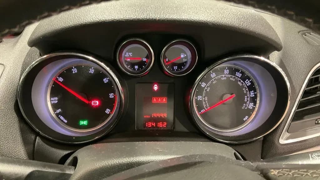 Vehicle photo — dashboard