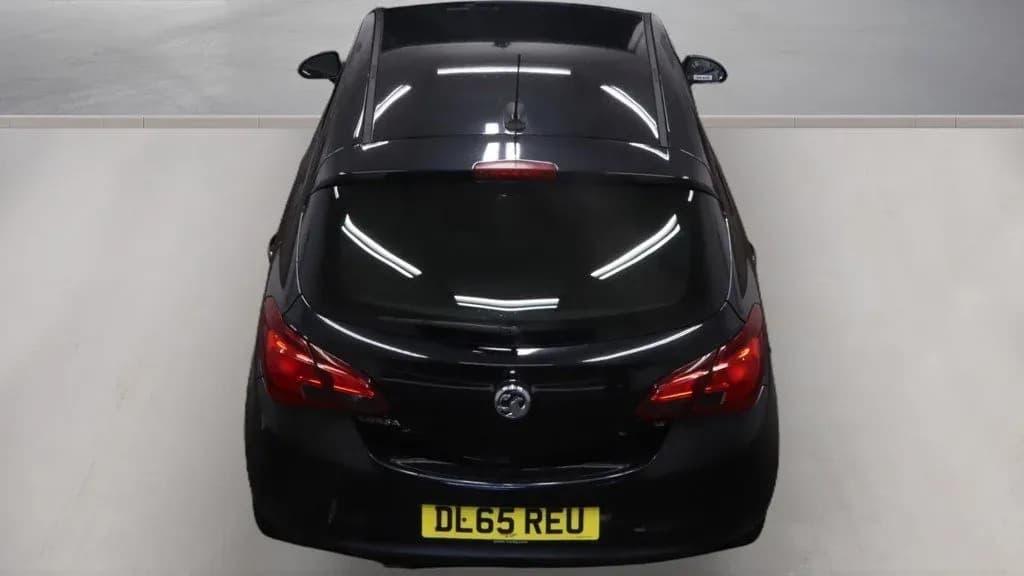 Vehicle photo — rear