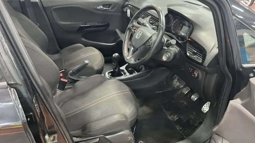 Vehicle photo — front interior