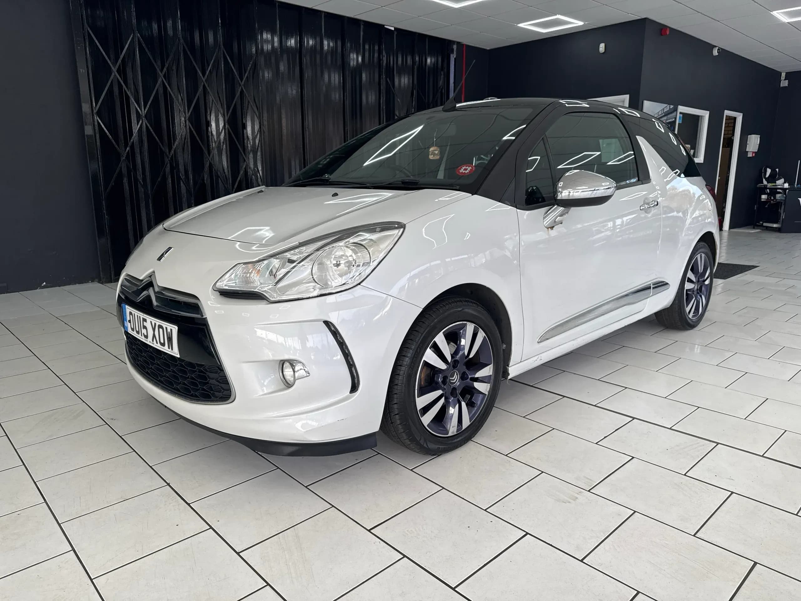 Vehicle photo
