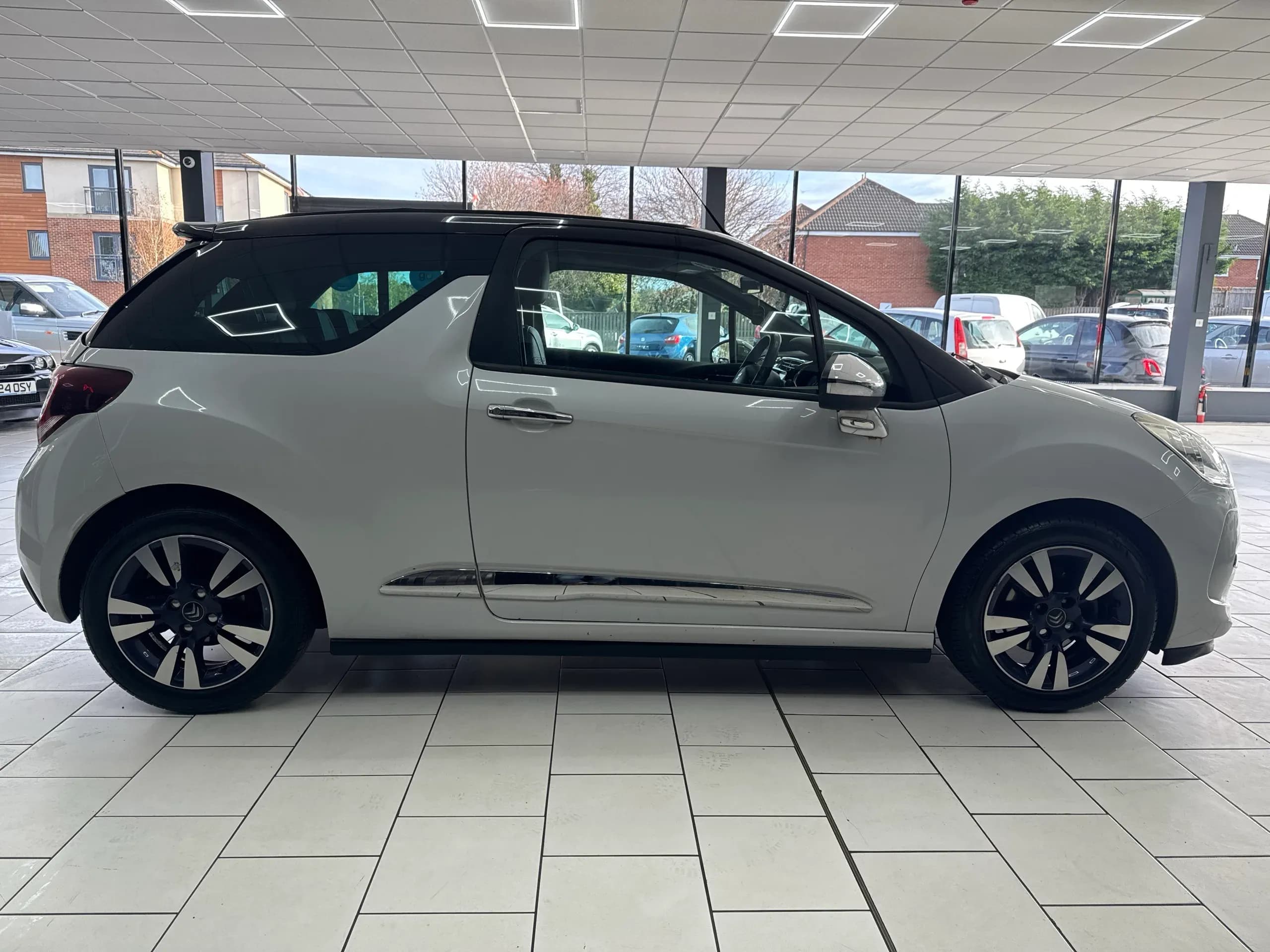 Vehicle photo