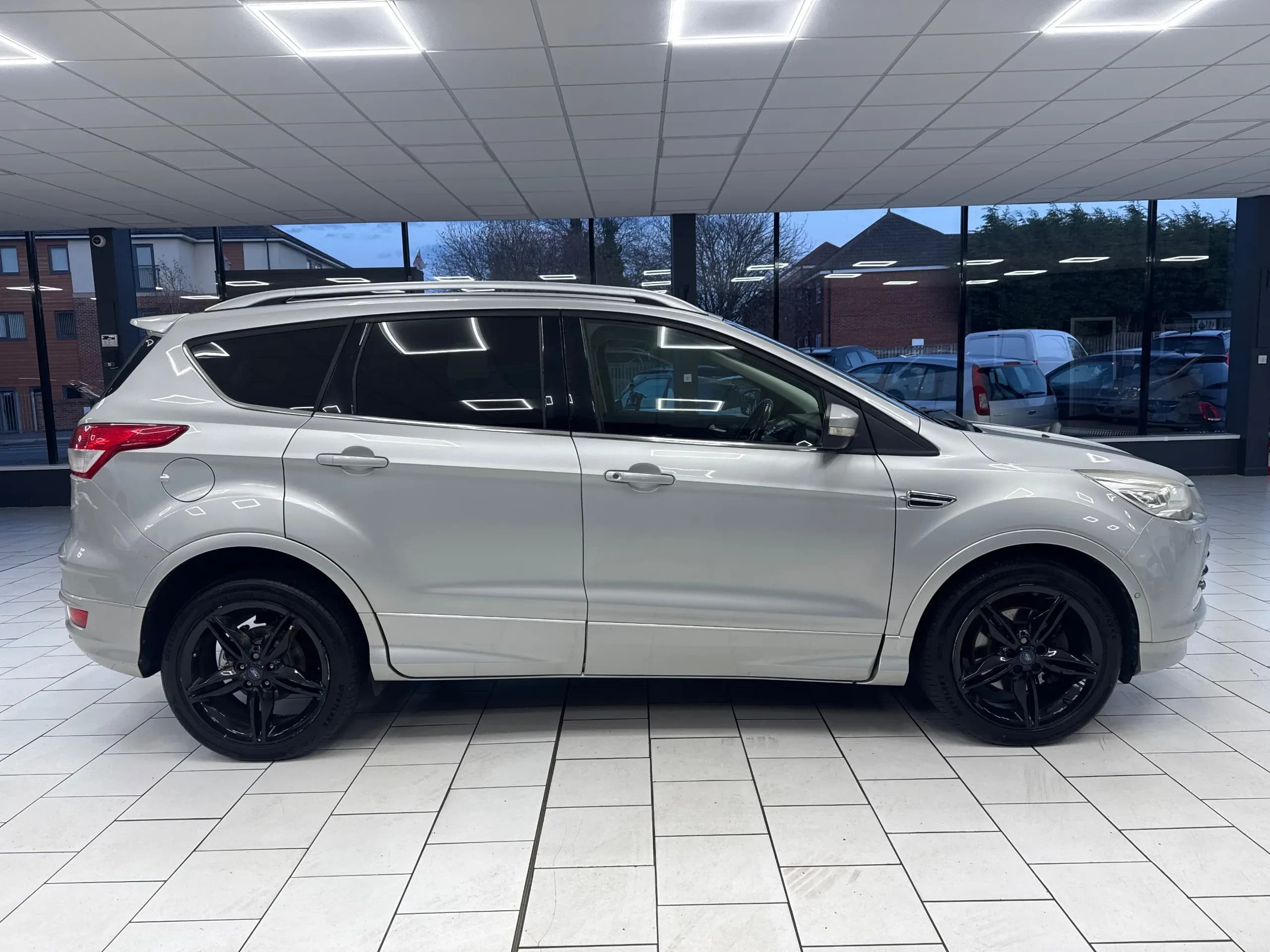 Vehicle photo — os profile