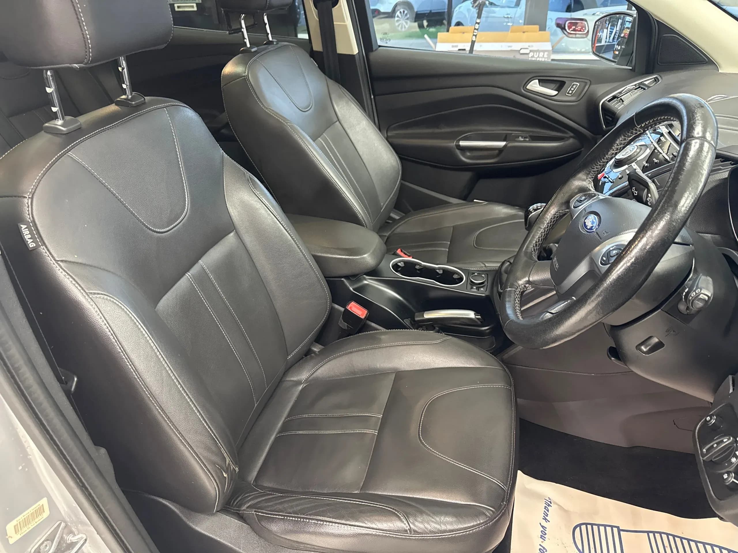 Vehicle photo — front interior