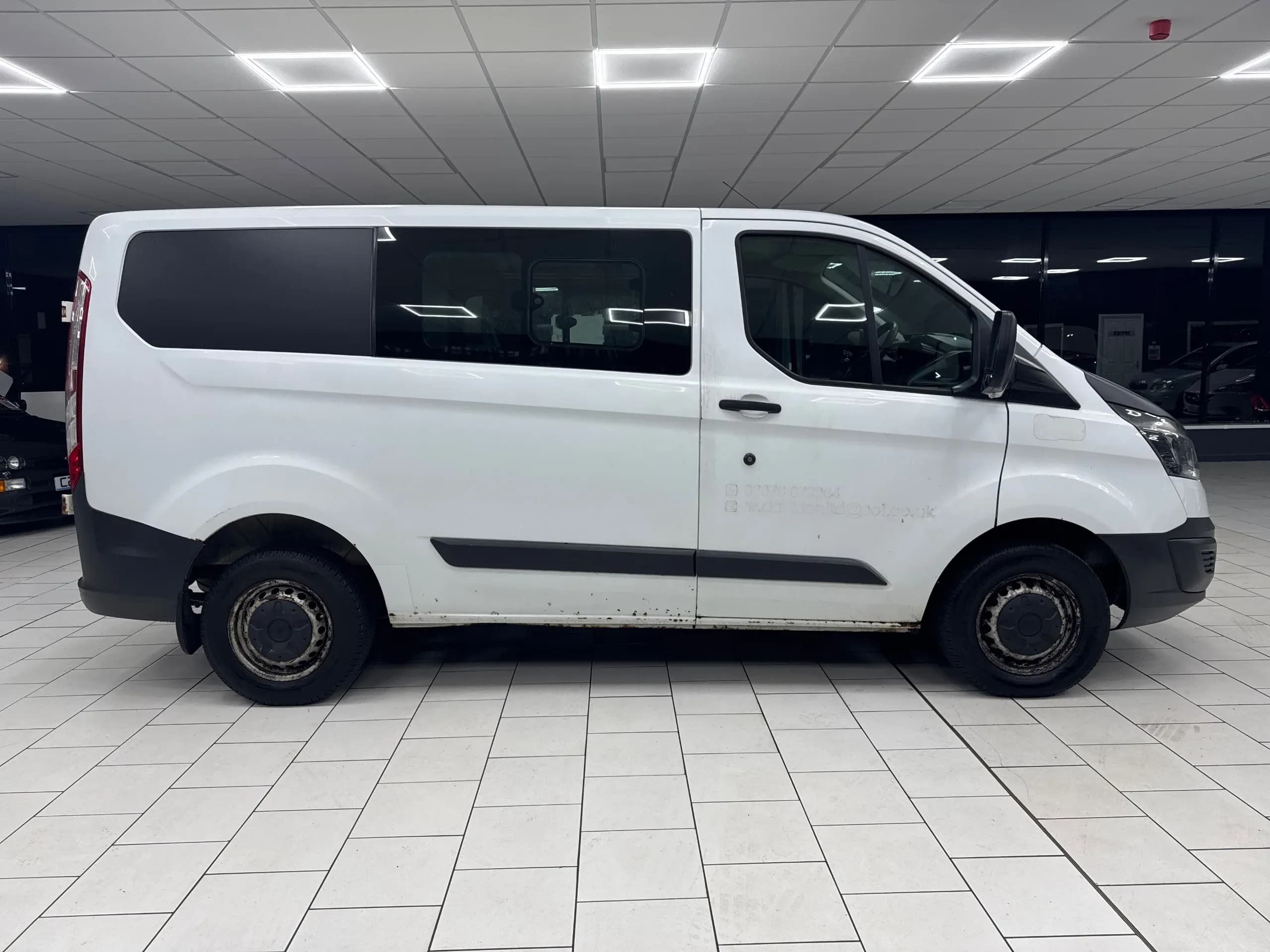Vehicle photo — os profile