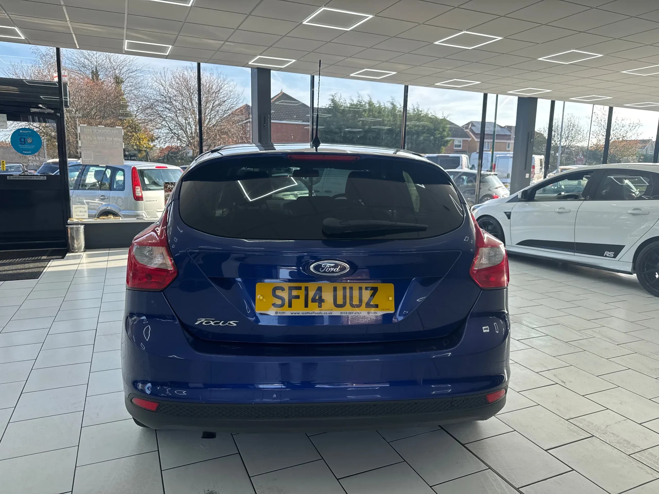 Vehicle photo — rear