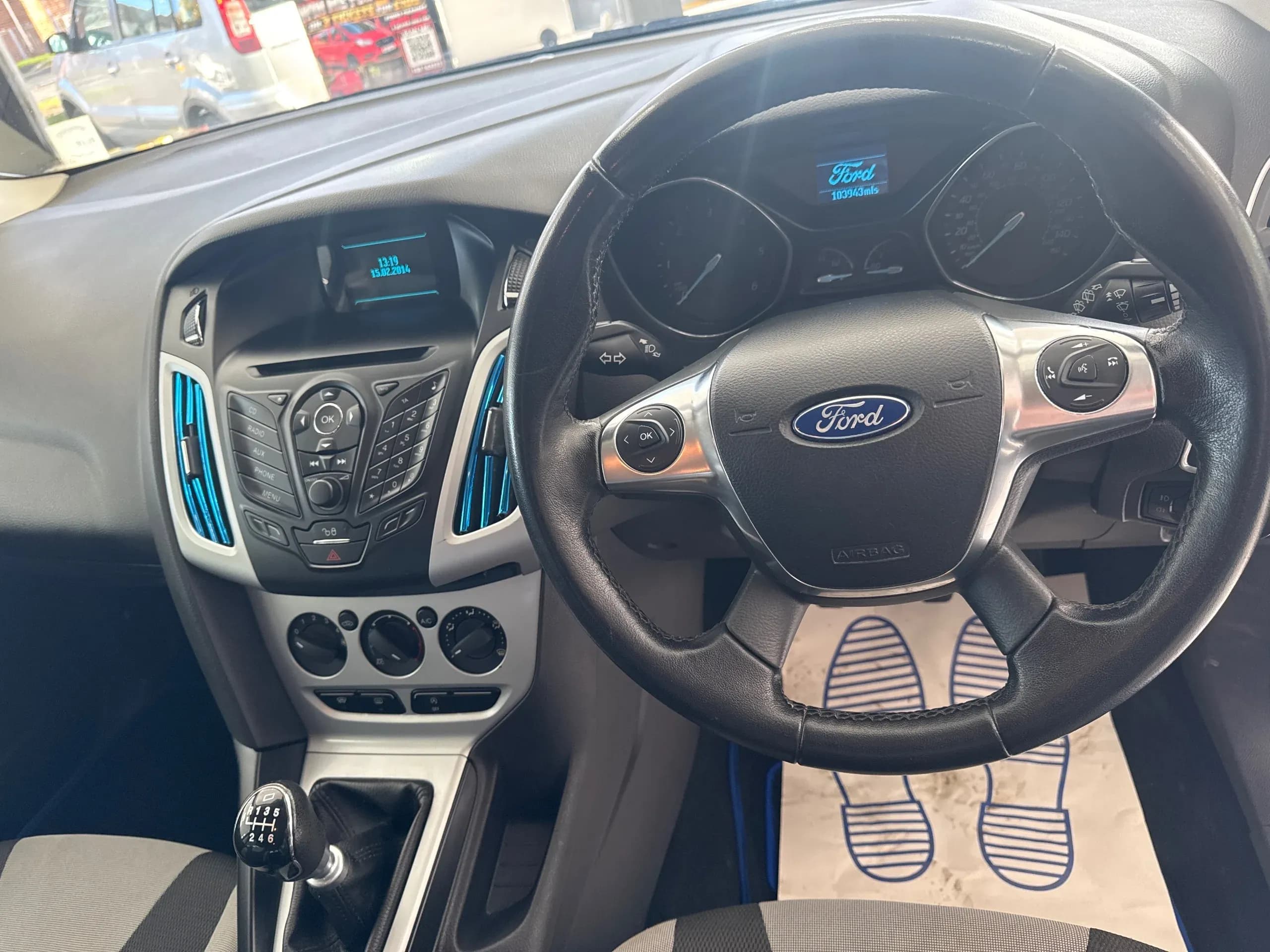 Vehicle photo — dashboard