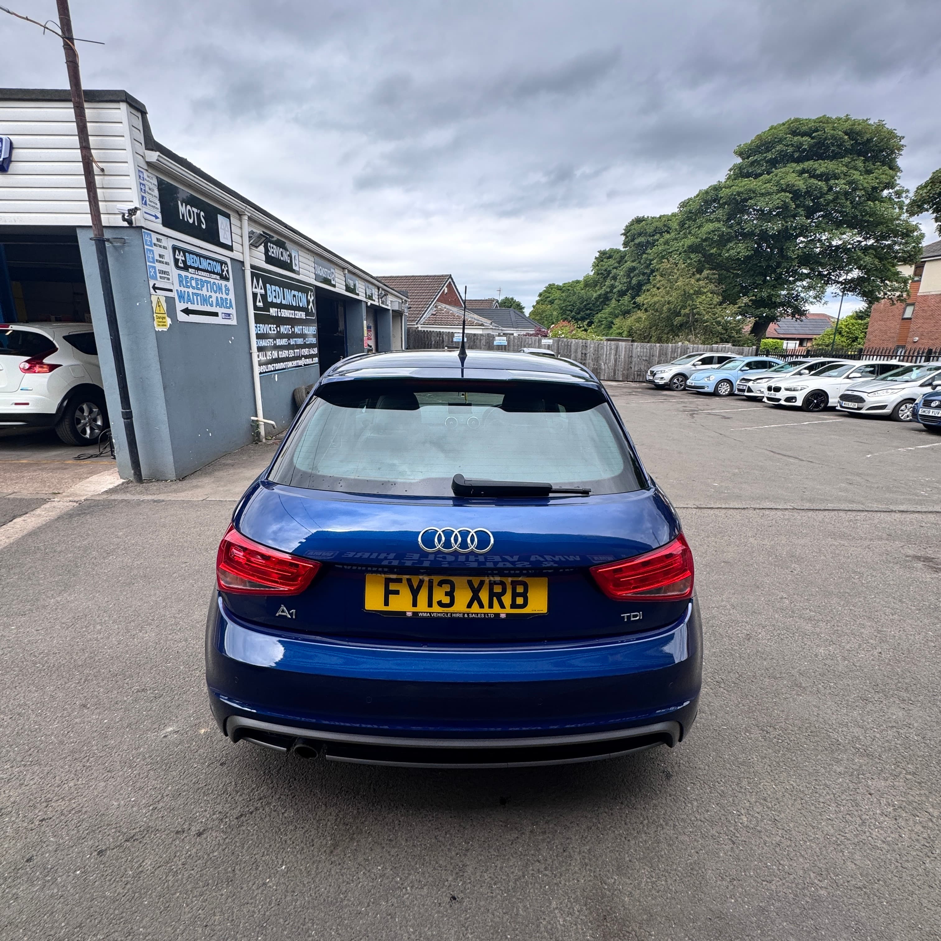 Vehicle photo — rear